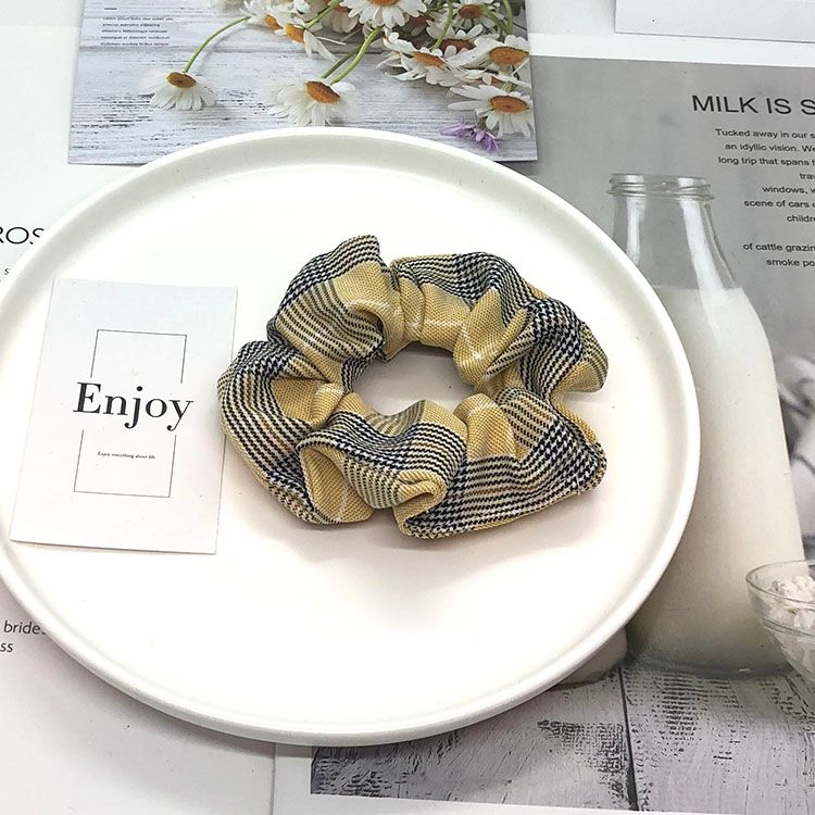 Vertical checkered hair ties for bun hairstyle Specification drawing