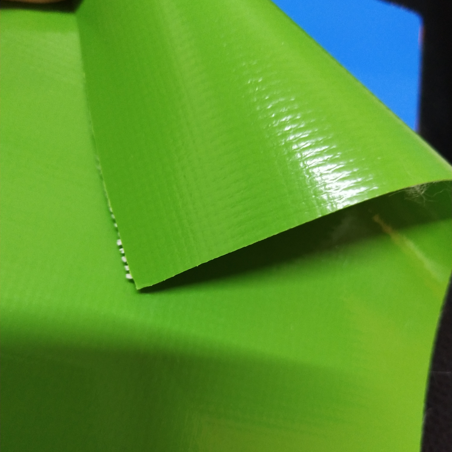 优质光面0.47mm厚浅绿色PVC夹网布  箱包布  机器罩家具罩  体育游乐产品  格种箱包袋专用面料详情图1