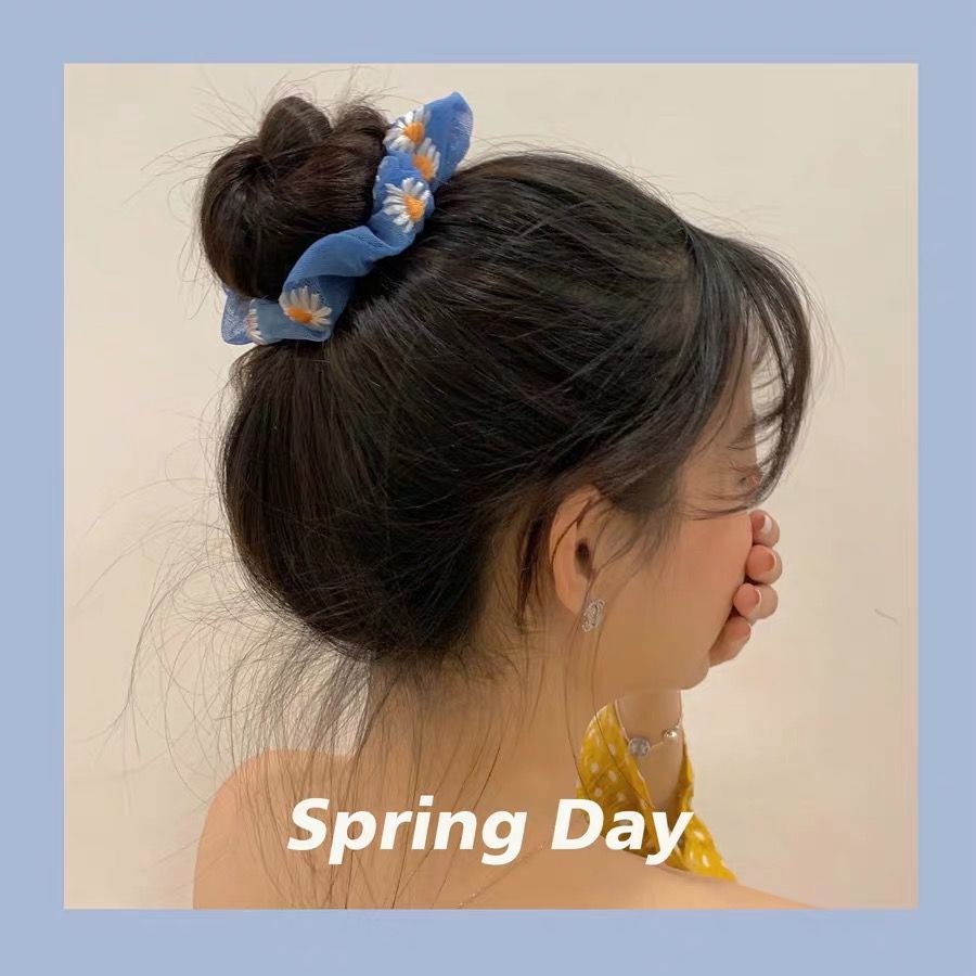 Embroidered small Daisy pig large intestine hair ties Specification drawing
