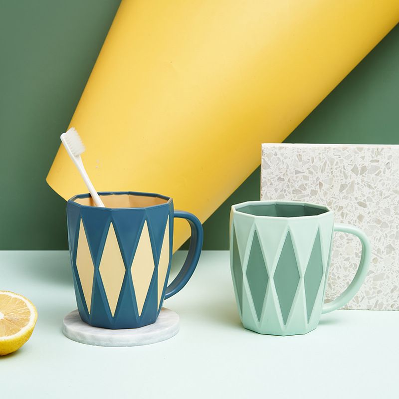 New household couple diamond-shaped mouthwash cups, creative plastic student dormitory brushing cups, and personalized bathroom washbasin cups