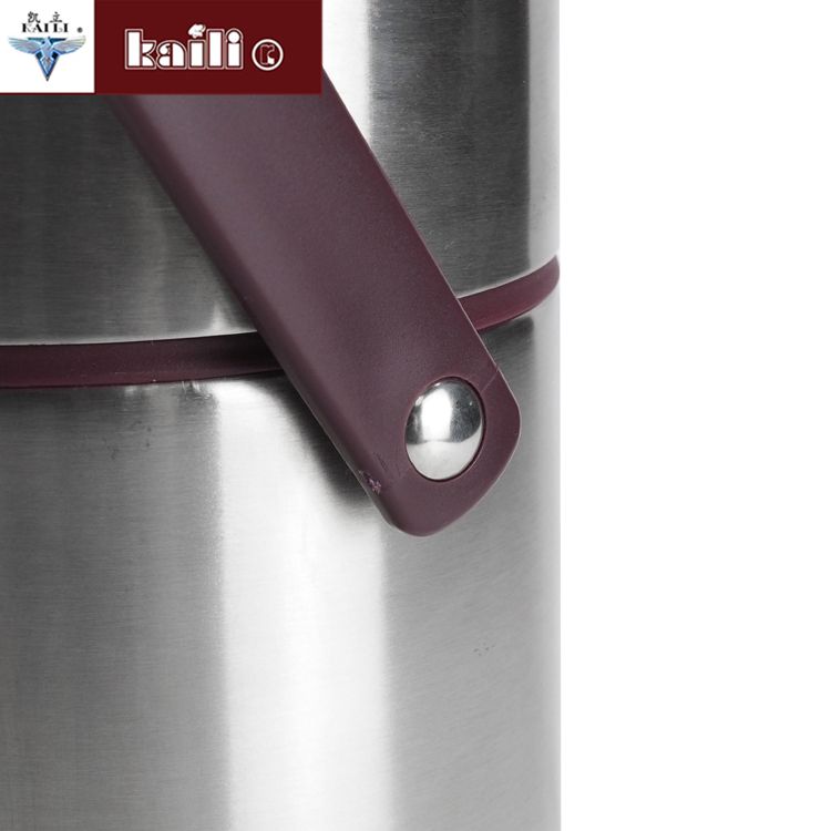 Stainless steel insulated pot for students and office workers, portable lunch box, extra-long insulated large-capacity bento pot Application Scenario