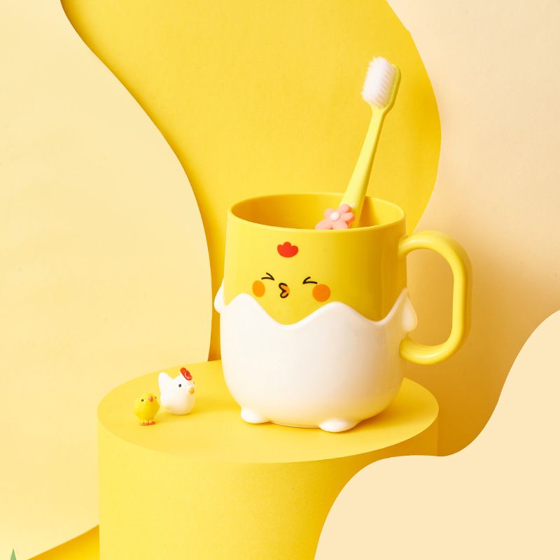 Wholesale of 2021 popular cartoon yellow chicken toothbrush cups, fashionable and cute household toothbrush cups for washing, brushing and rinsing Application Scenario