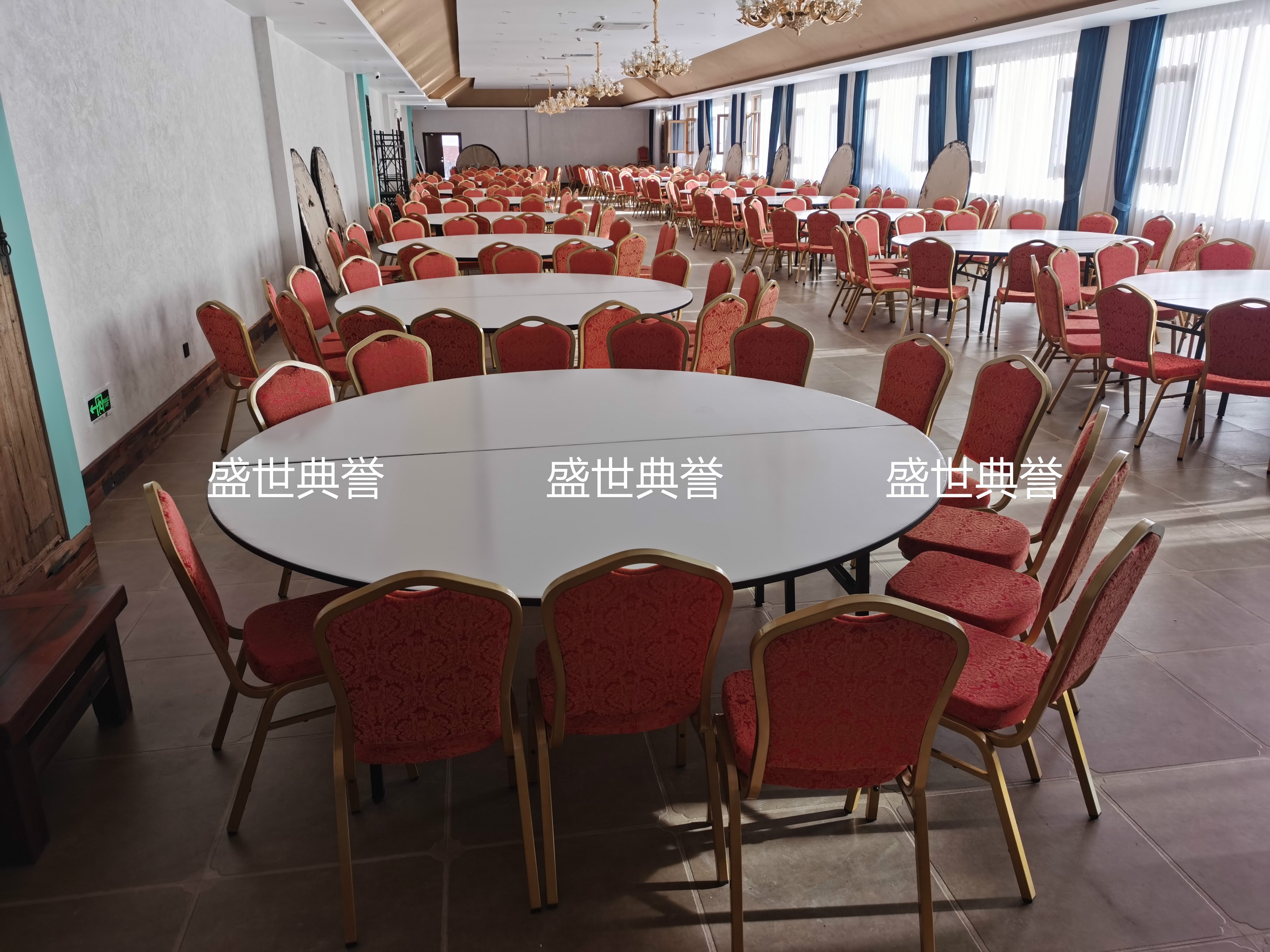 嘉兴国际酒店宴会厅餐桌椅会议中心金属折叠椅外贸婚庆钢椅酒店椅