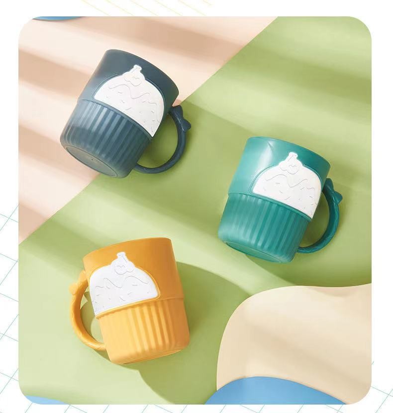 Cute cartoon student washbasin cup, plastic brushing cup, plastic cake water cup, new household couple mouthwash cup detail image 1