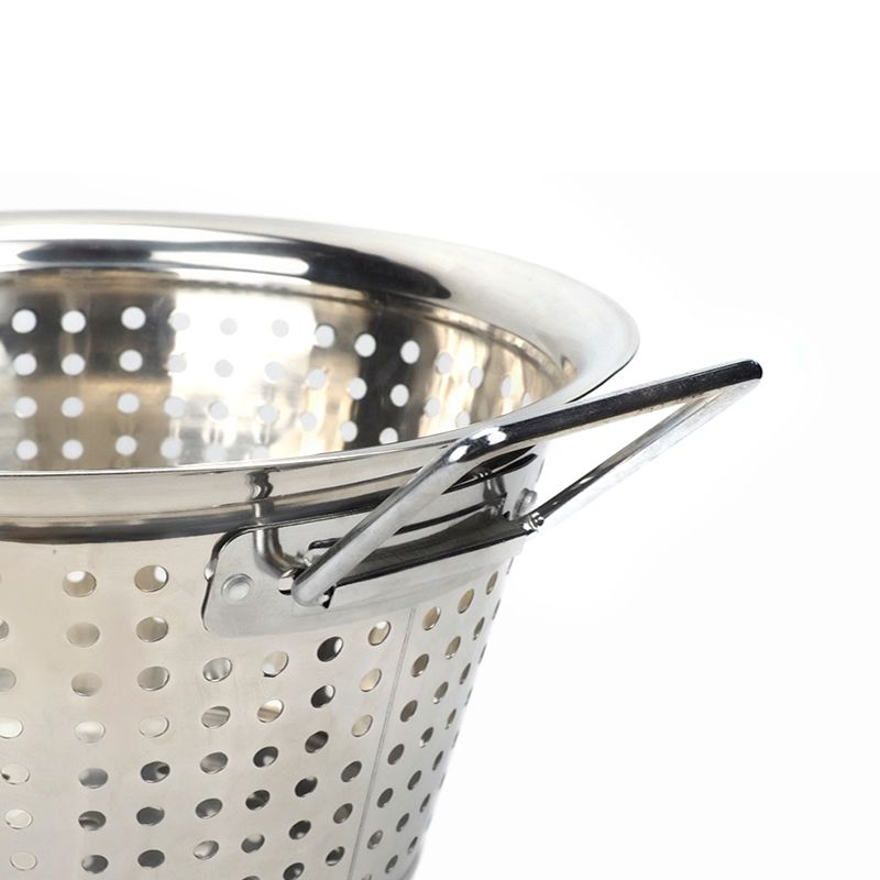 Stainless steel double-ear large-hole grain and vegetable basin with reversed edges for washing vegetables Application Scenario