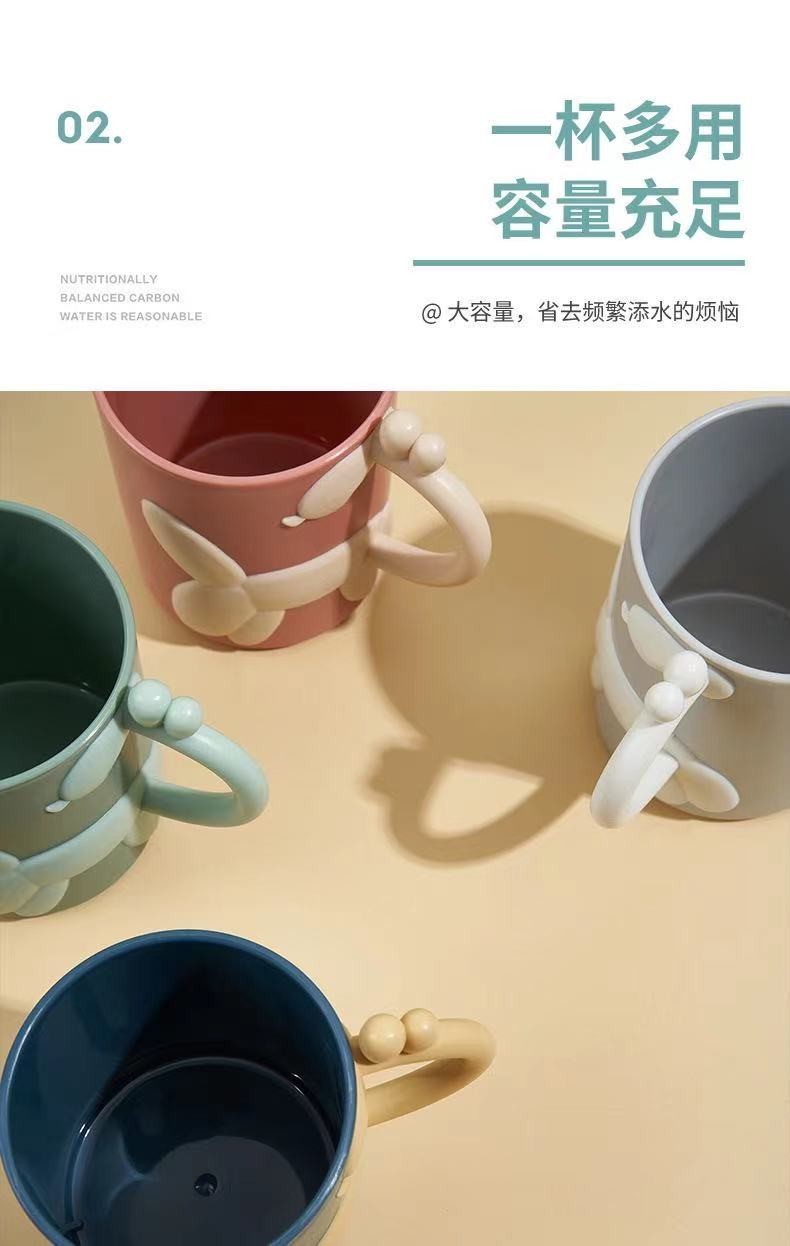 Japanese-style giraffe toothbrush cup, children's bathroom washbasin cup, student dormitory plastic cute mouthwash cup with handle detail image 10