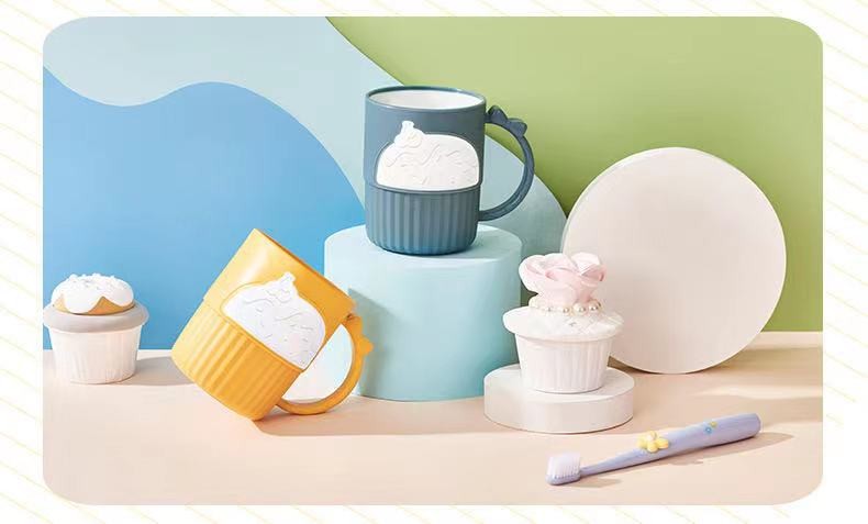 Cute cartoon student washbasin cup, plastic brushing cup, plastic cake water cup, new household couple mouthwash cup detail image 7