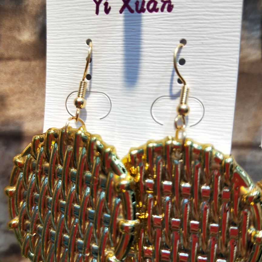 New fashionable and trendy accessory, exquisite Korean-style small electroplated accessory earrings s33