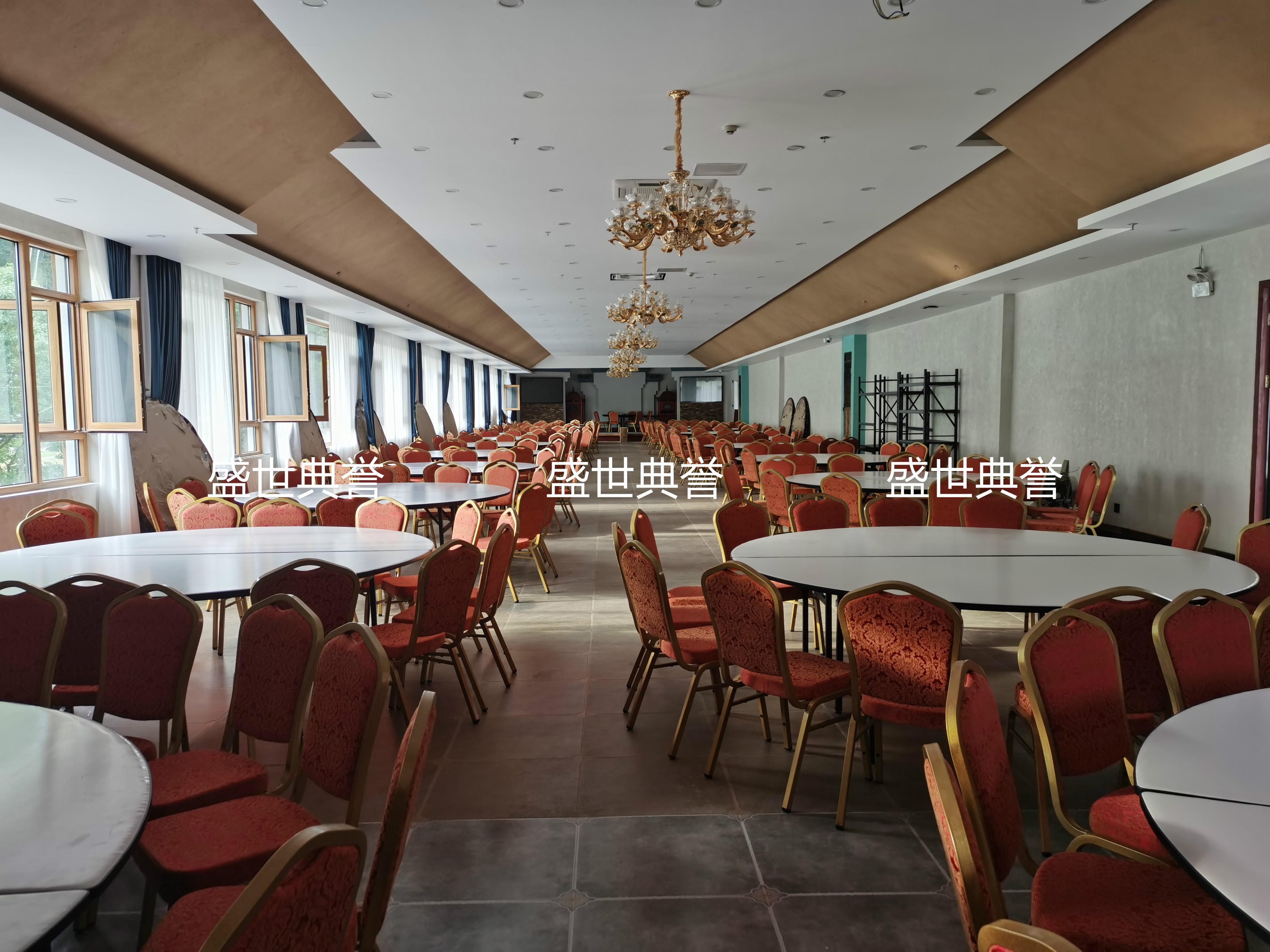 嘉兴国际酒店宴会厅餐桌椅会议中心金属折叠椅外贸婚庆钢椅酒店椅