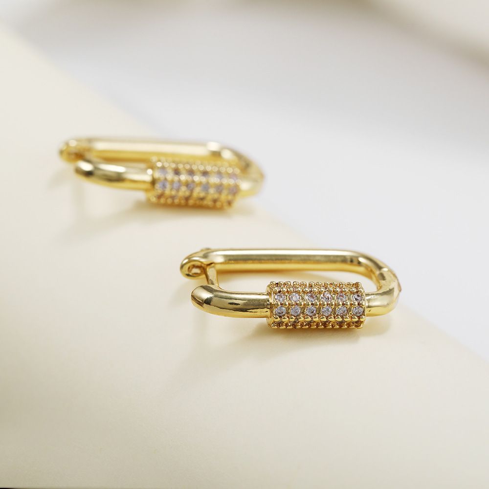 إن زينة الهيب هوب الأوروبية الطويلة من الزم والأذنين المربعة في الغلاف الجوي لا تتلاشى Item Picture