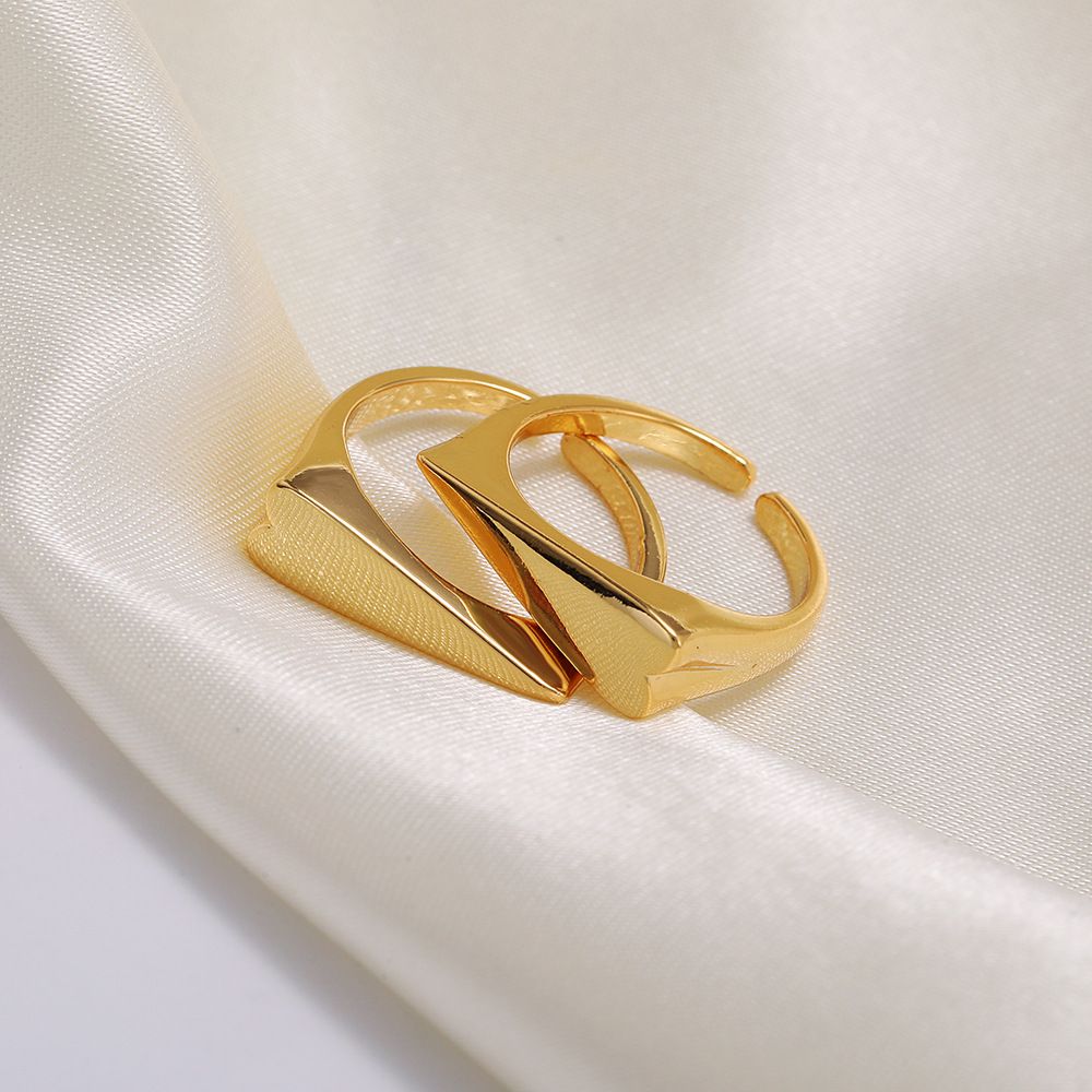 The 2021 new heart-shaped couple ring matching rings do not fade