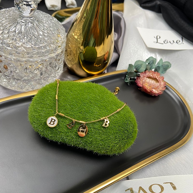 字母吊坠母贝钛钢手链韩版字母批发饰品腊梅详情图10