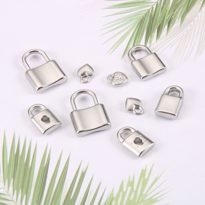 Titanium steel jewelry accessories, stainless steel lock head pendant, hip-hop trendy necklace, personalized pendant that does not fade details Picture