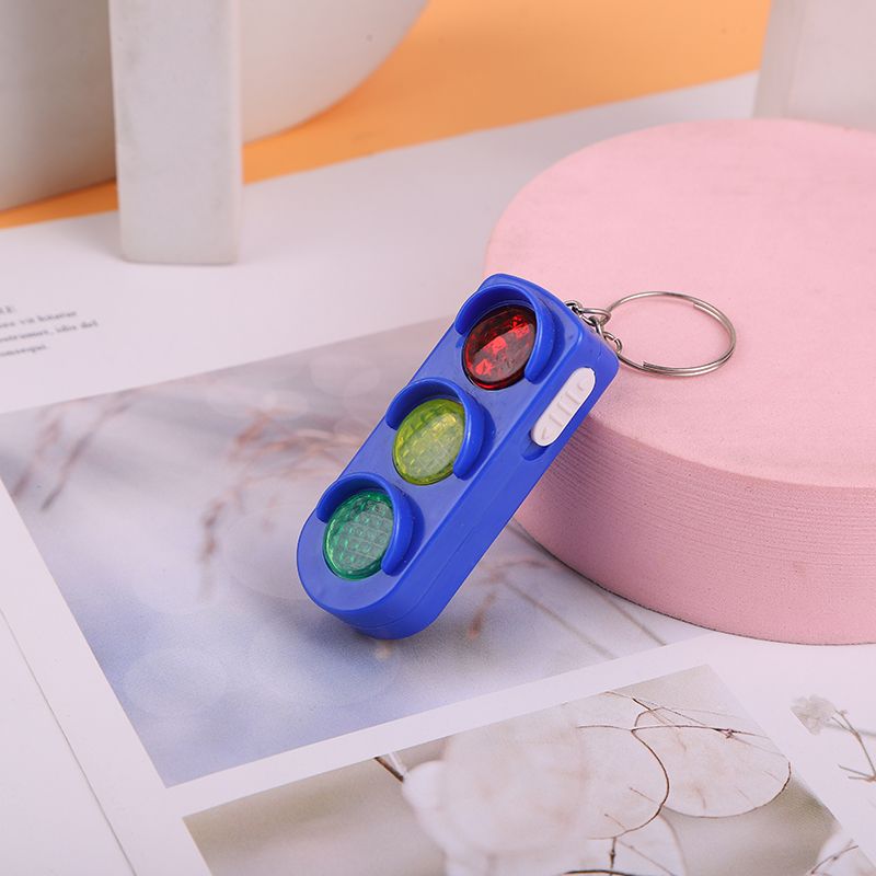 The store has created a new type of children's plastic traffic light keychain Application Scenario