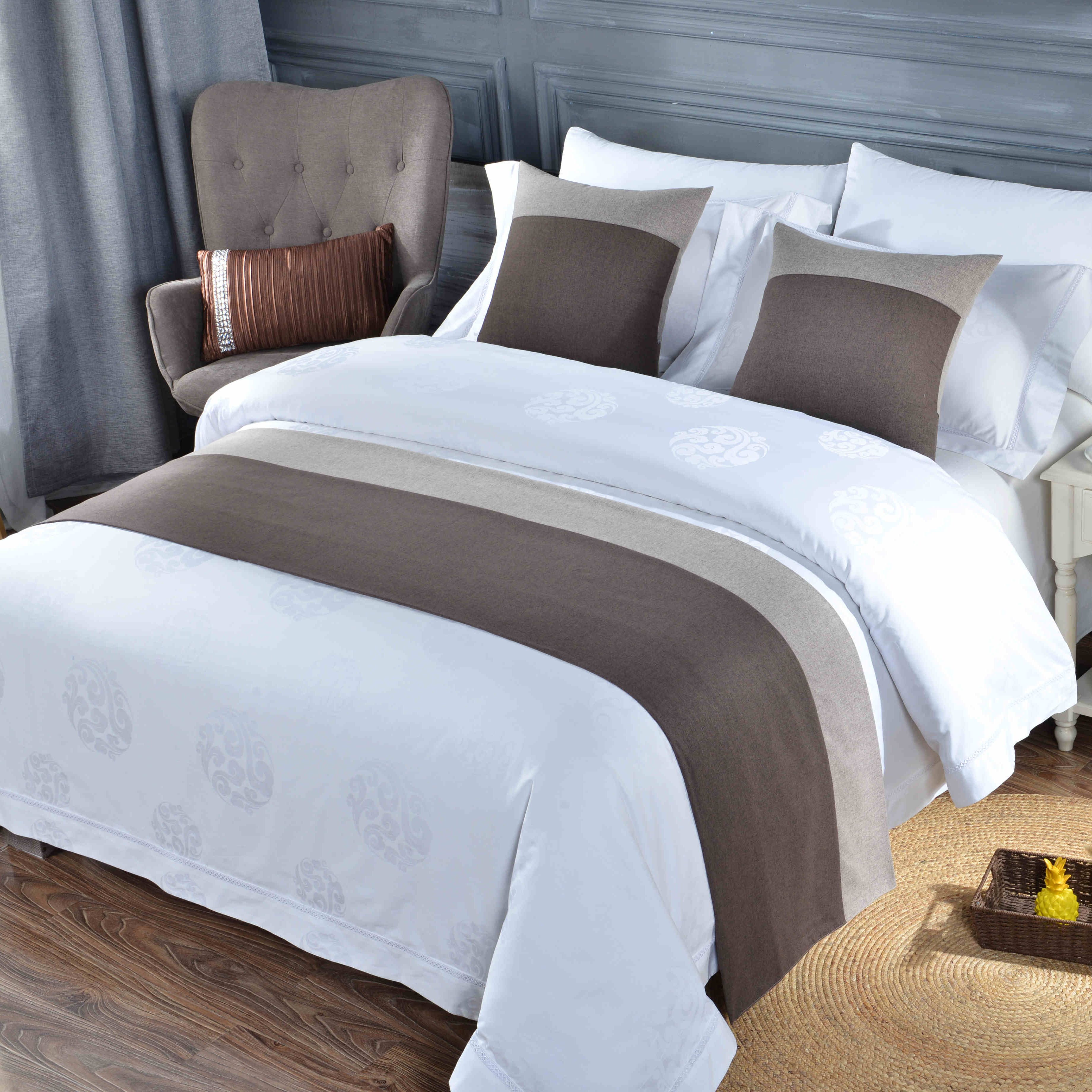 酒店宾馆 民宿 床尾巾 酒店布草 床上用品定制抱枕 床旗 床盖 床尾巾 批发