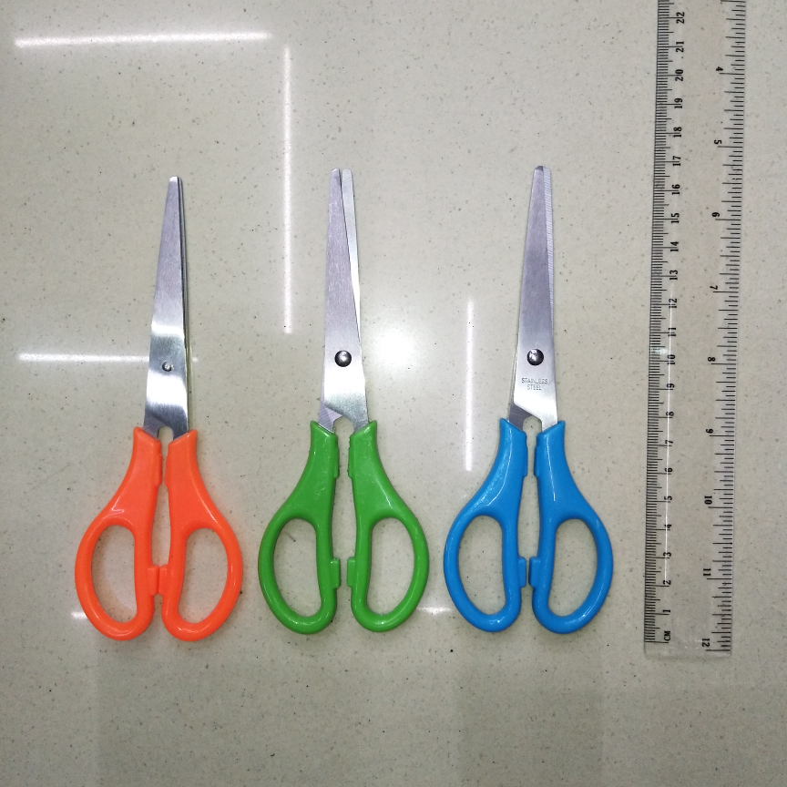 Student scissors, office scissors, stationery scissors, hand scissors, stainless steel student scissors full figure