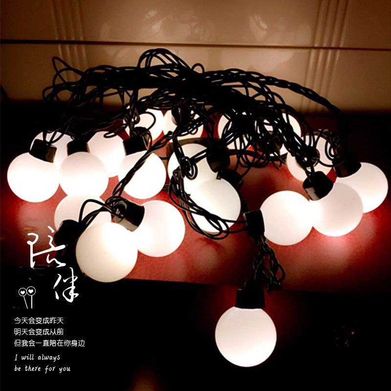 LED color lights, 3.5 cm black wire spherical lights, flashing lights, outdoor courtyard, fully waterproof, wedding and Christmas decorative light strings Application Scenario
