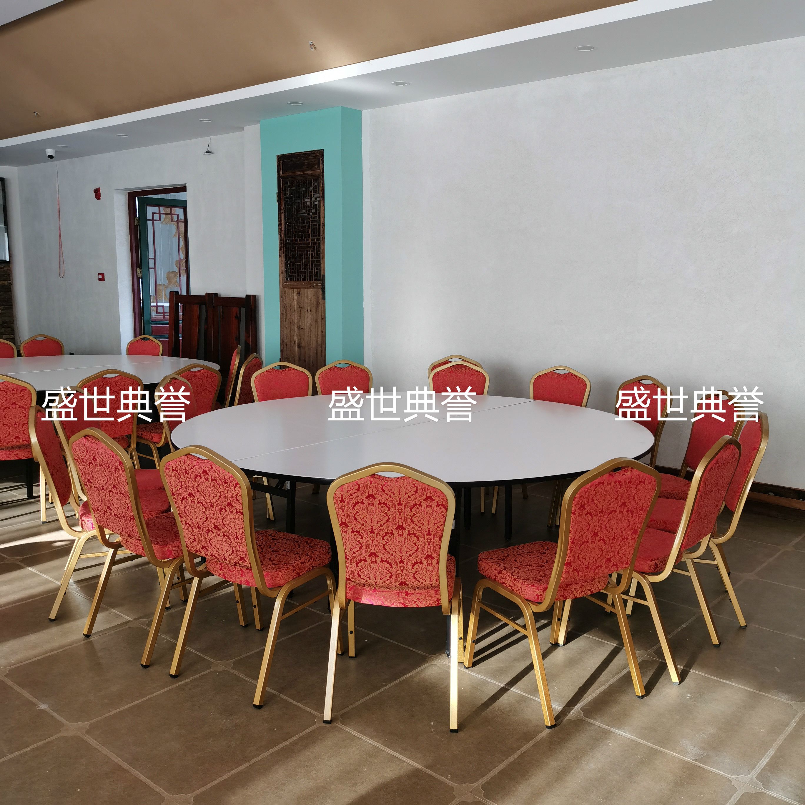 Hefei star hotel banquet hall dining tables and chairs, resort hotel wedding folding tables and chairs, hotel conference metal steel chairs Application Scenario