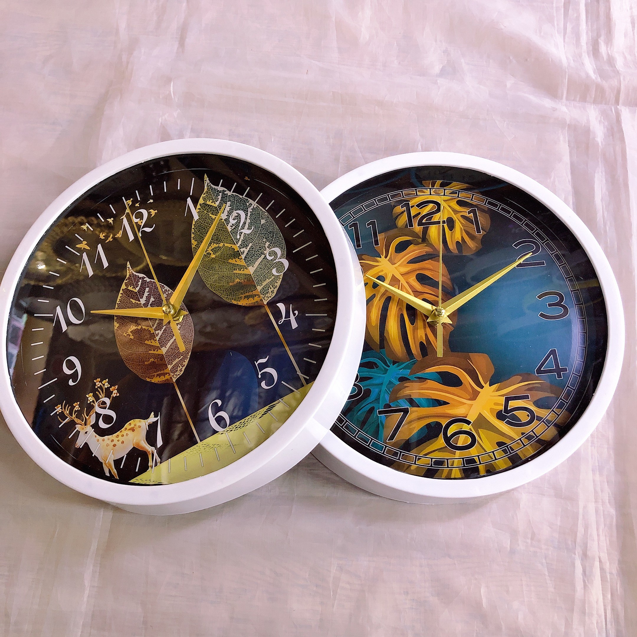 A 10-inch Nordic wall clock for living room wall decoration, a personalized and creative clock, a simple European-style household clock, 25cm detail image 2