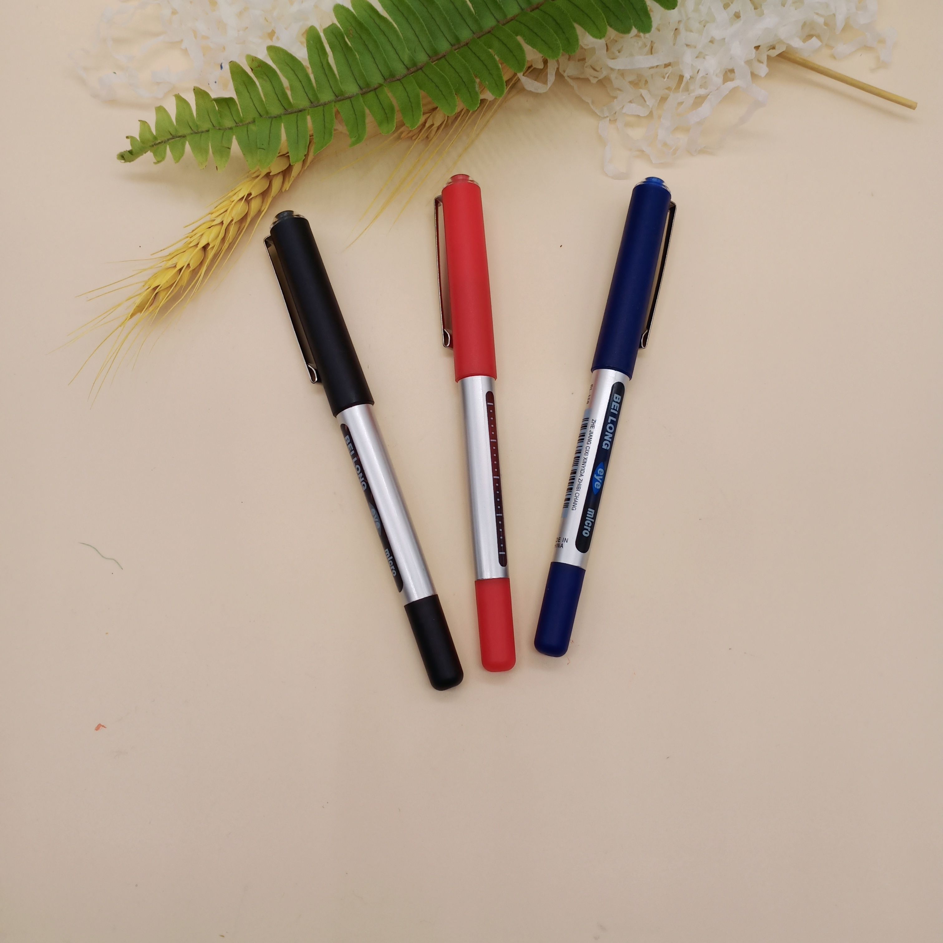 义乌好货 直液式走珠笔办公用品学生文具中性笔大容量针管头水笔0.5mm详情图3