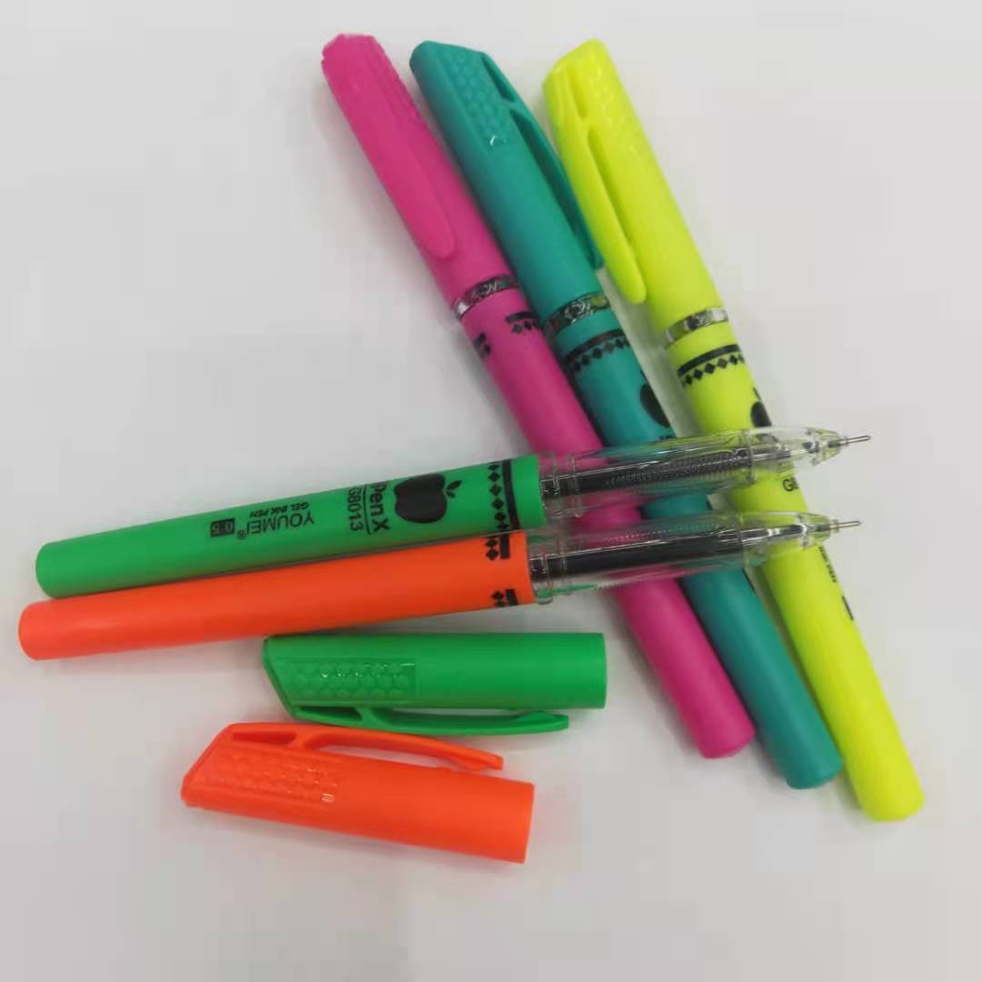 新款中性笔书写流畅适合办公学生签字笔流行学生中性笔 0.5mm图