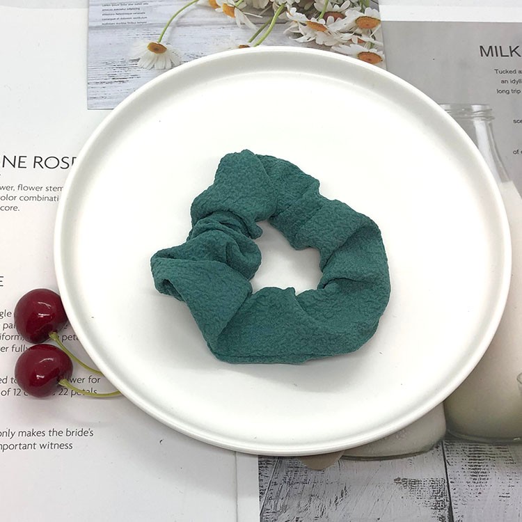 The large intestine hair band, hair tie, hair band accessory is fashionable and versatile. The large intestine hair band, hair accessory, hair bundle, hair clip, hair tie are available in multiple colors for women pic 5