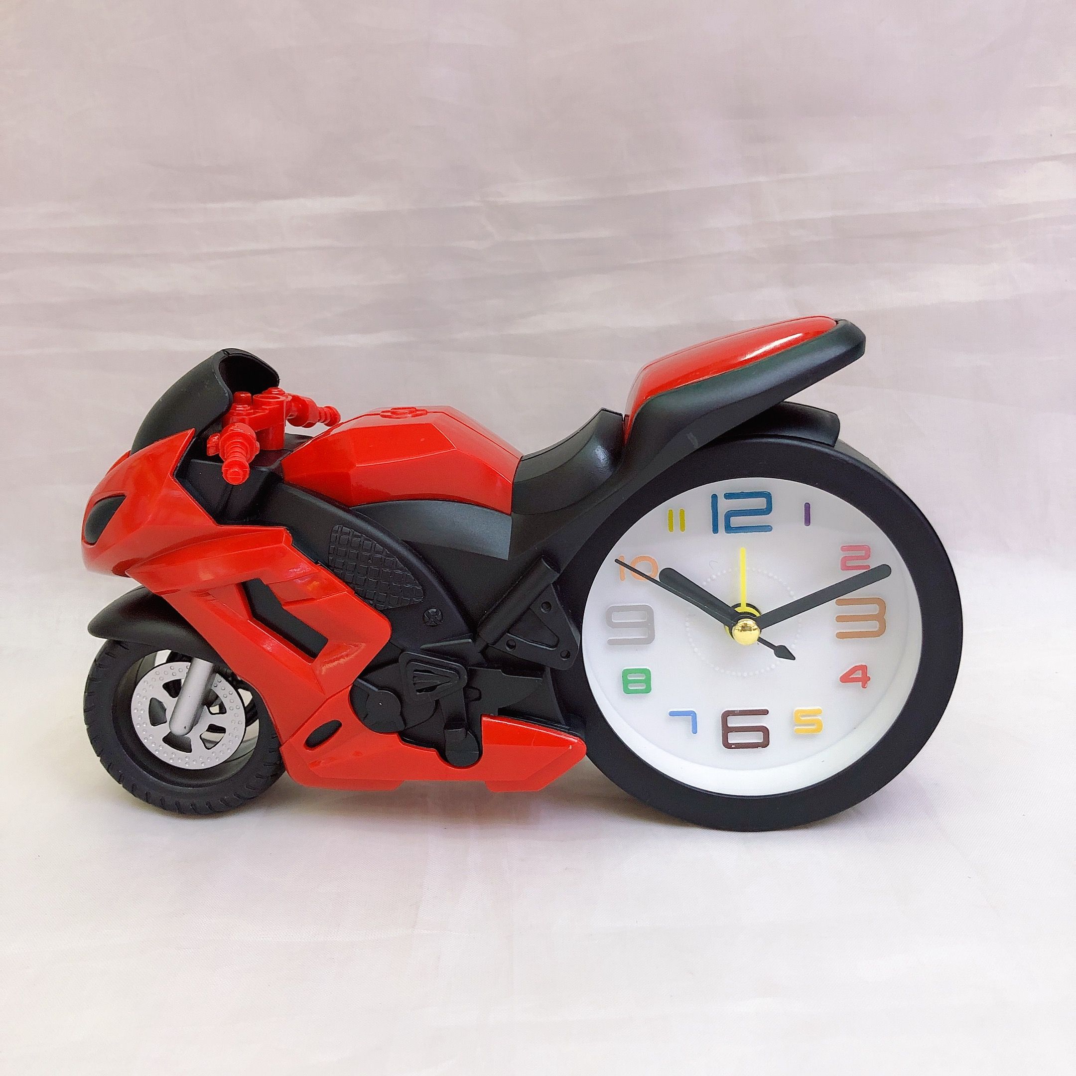 复古摩托车时尚闹钟个性创意儿童玩具造型礼品摆件白底实物图