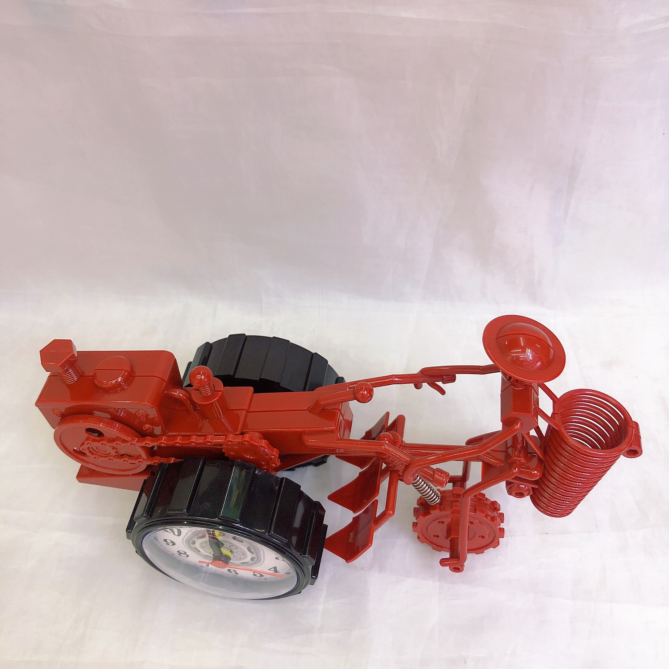 Retro and nostalgic tractor alarm clock, creative bedside small alarm clock to wake up children, desktop clock ornament detail image 7