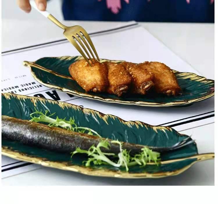 Nordic gold-edge creative light luxury ceramic tray, dark green feather plate, banana leaf fruit and dried fruit plate, storage porcelain plate detail image 1