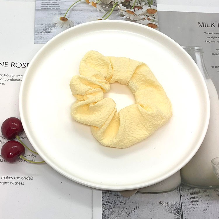 The large intestine hair band, hair tie, hair band accessory is fashionable and versatile. The large intestine hair band, hair accessory, hair bundle, hair clip, hair tie are available in multiple colors for women pic 6