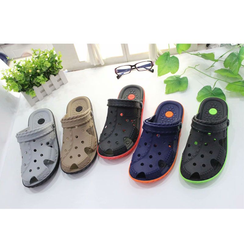 Summer beach crocs, anti-slip, breathable, fashionable and hollowed-out Korean style couple garden shoes, men's flip-flops 49111
