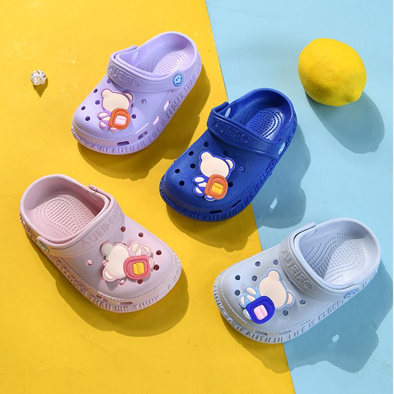 Summer beach crocs, anti-slip, breathable, fashionable and hollowed-out Korean style couple garden shoes, men's cool slippers 100
