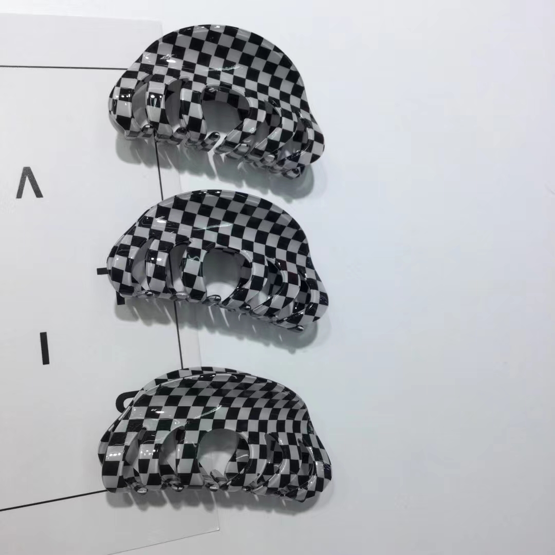 Black and white checkered acrylic net red hair accessories catch thumbnail