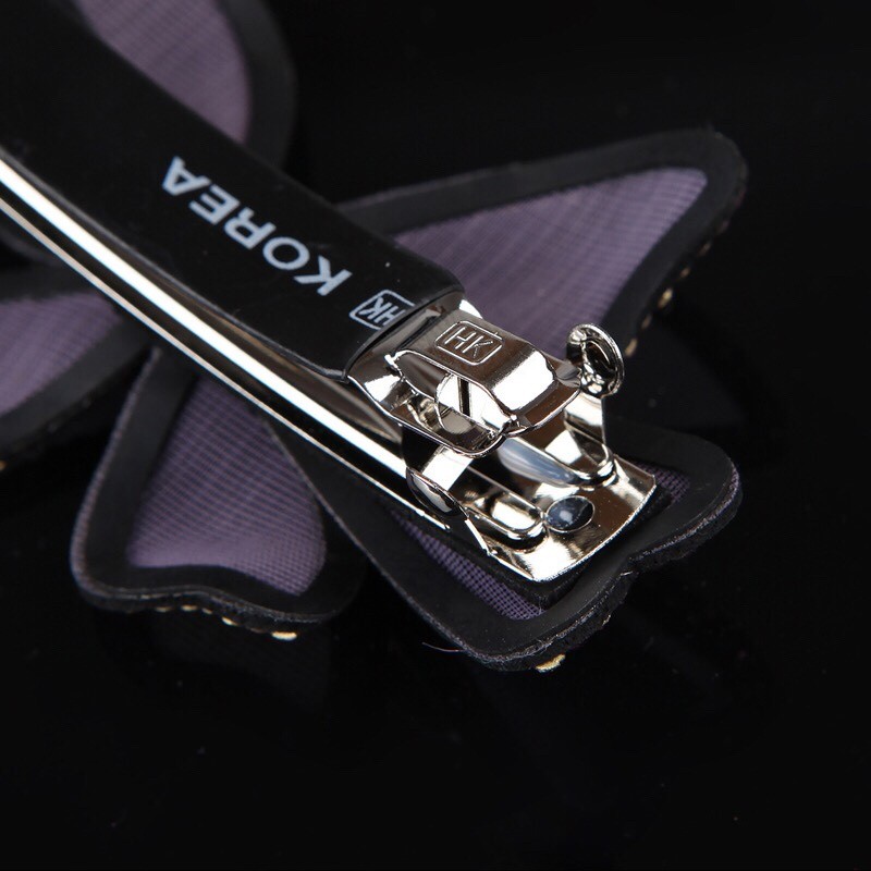 Korean Elegant Adult Rhine-Diamond Hairpin Butterfly Hairpin Top Clip Jewelry Mom Hairpin Spring Clip Hairpin Female 2 Application Scenario