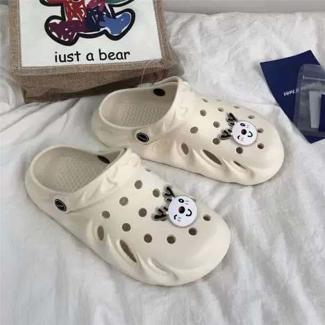 Summer beach crocs, anti-slip, breathable, fashionable and hollowed-out Korean style couple garden shoes, men's flip-flops 179