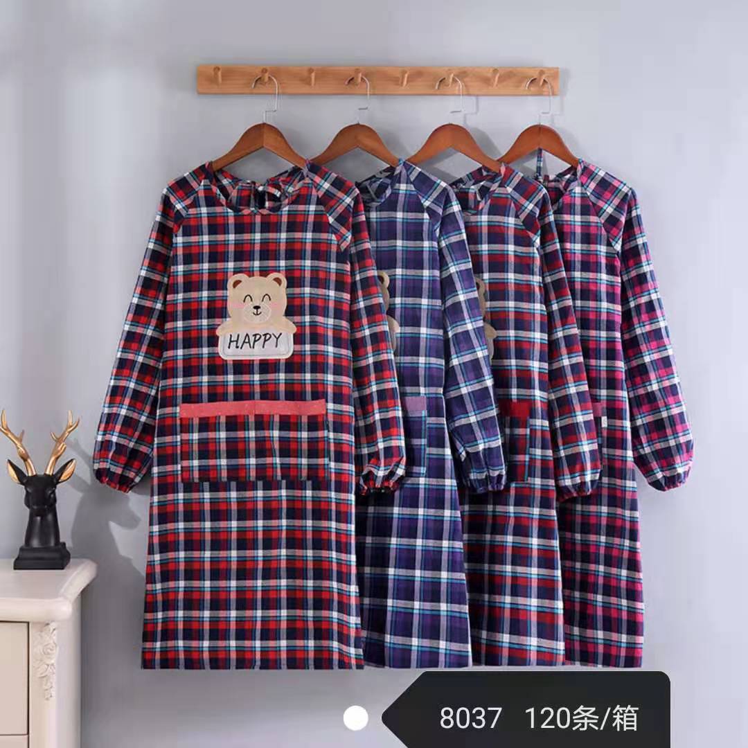 Home kitchen apron, colorful cotton long-sleeved anti-stain cover-up, fabric cotton check, new reverse dressing custom cover-up with logo printing Application Scenario