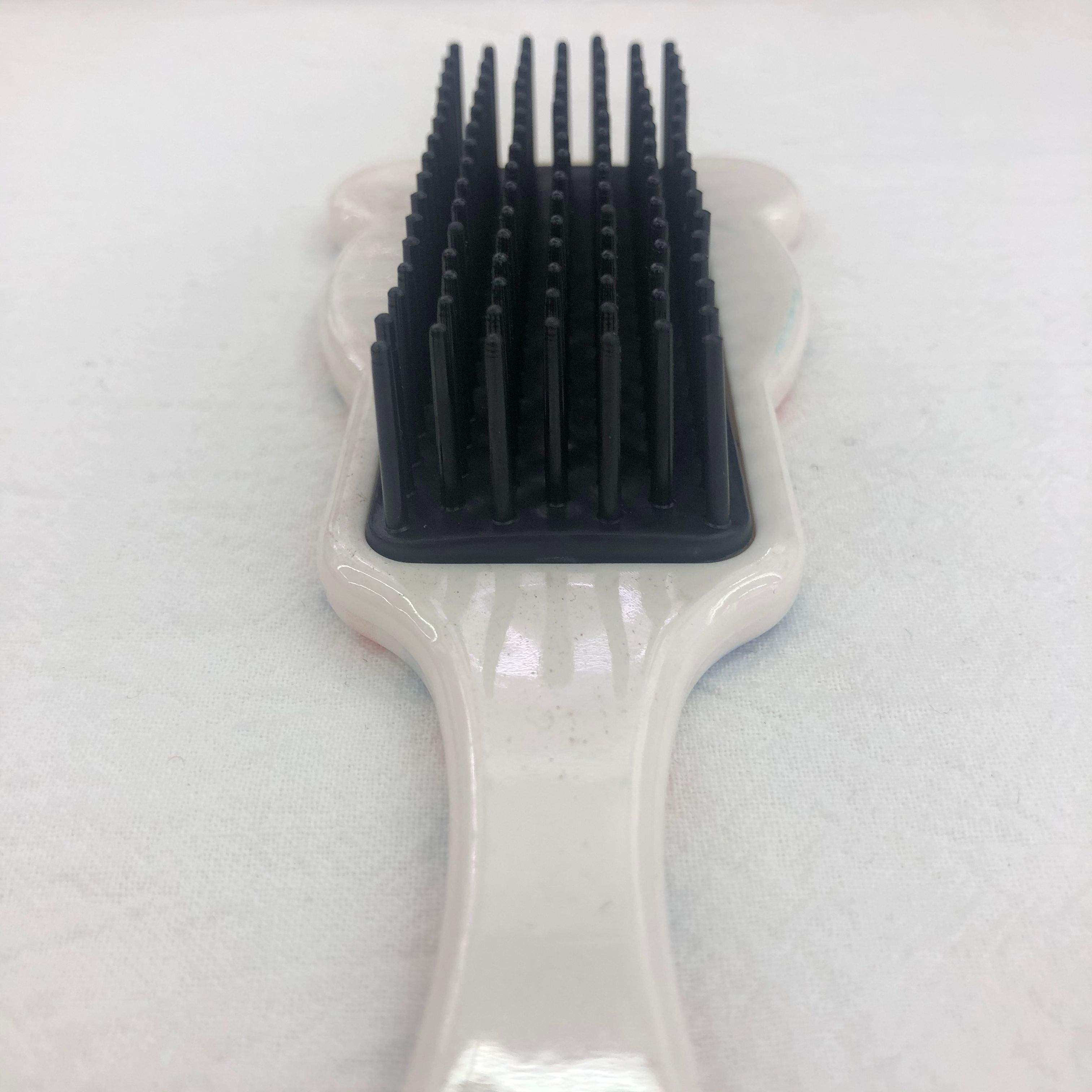 Hair comb, cat long hair, airbag wide curly hair comb, air cushion comb, head massage comb, large-toothed printed comb, wide toothed hair comb Application Scenario