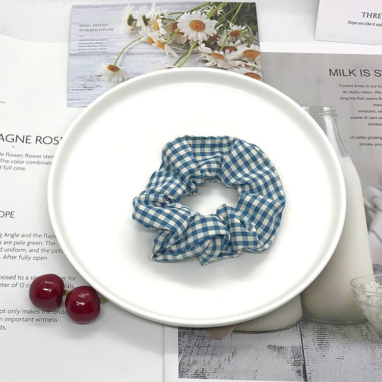 British-style small checkered pig large intestine hair ring Item Picture