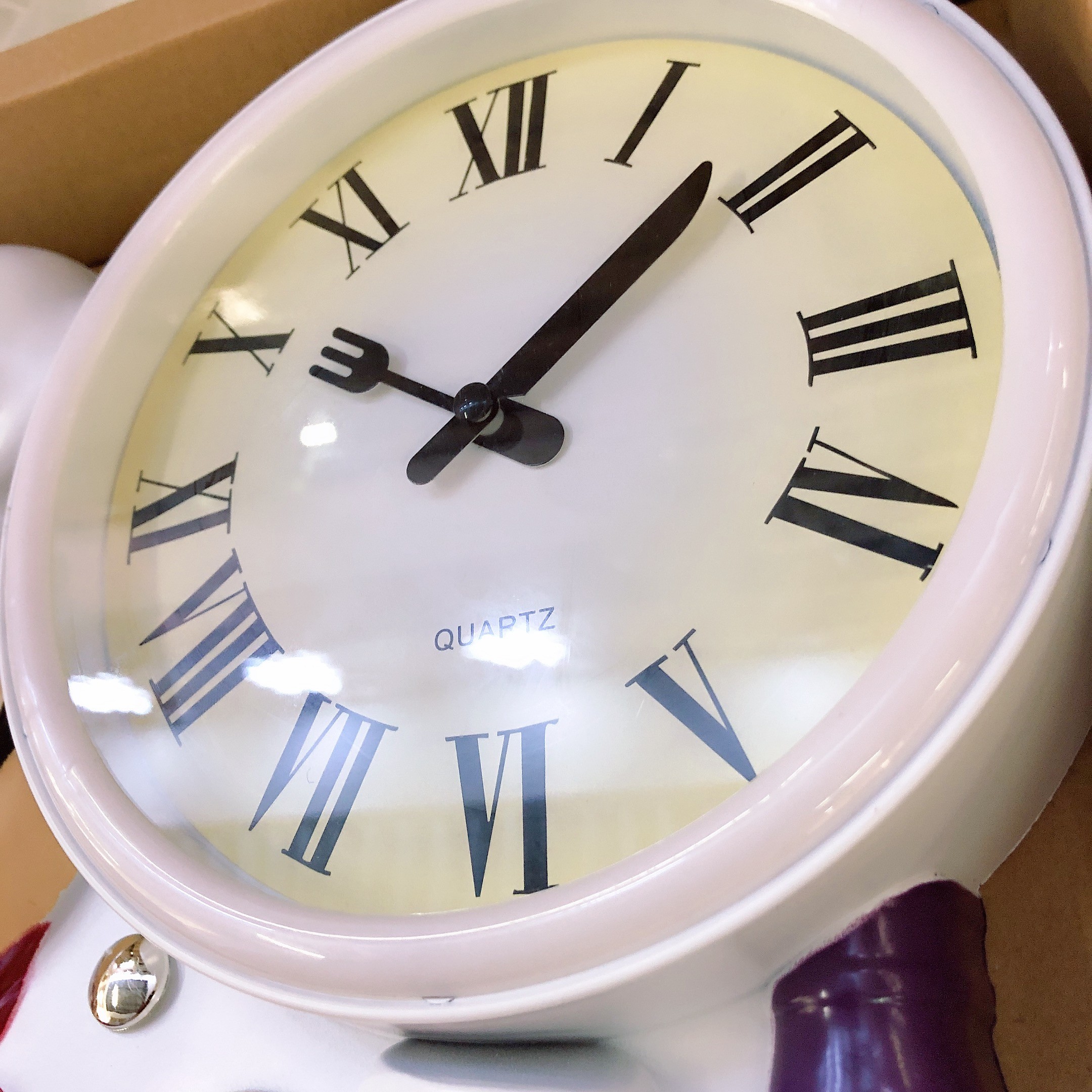 American country chef wall clock, kitchen and dining room silent clock, retro individual artistic decoration wall watch detail image 2