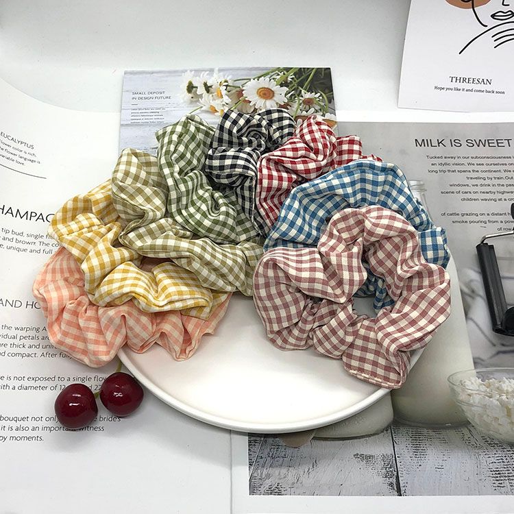 British-style small checkered pig large intestine hair ring full figure