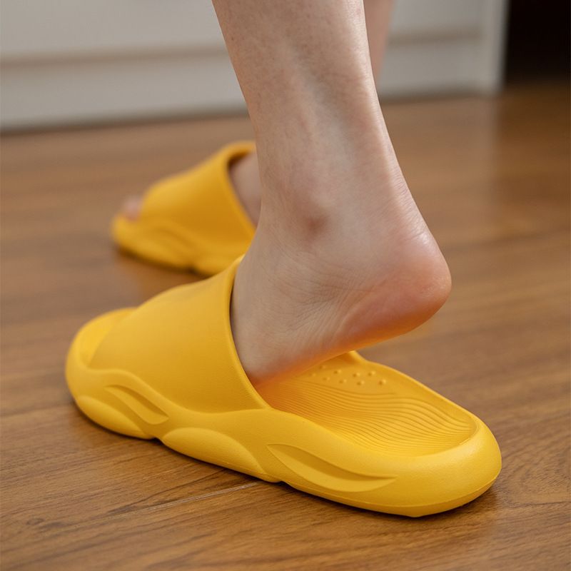 Summer beach crocs, anti-slip, breathable, fashionable and hollowed-out Korean style couple garden shoes, men's flip-flops 165