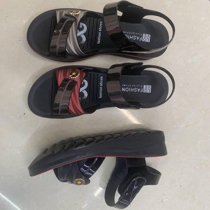 Sandals, fashionable mom shoes, low, medium and high heels, slope root, comfortable, skin-friendly and lightweight women's shoes, summer outdoor sandals. Contact us for price changes at 44413-06. Welcome to place your order