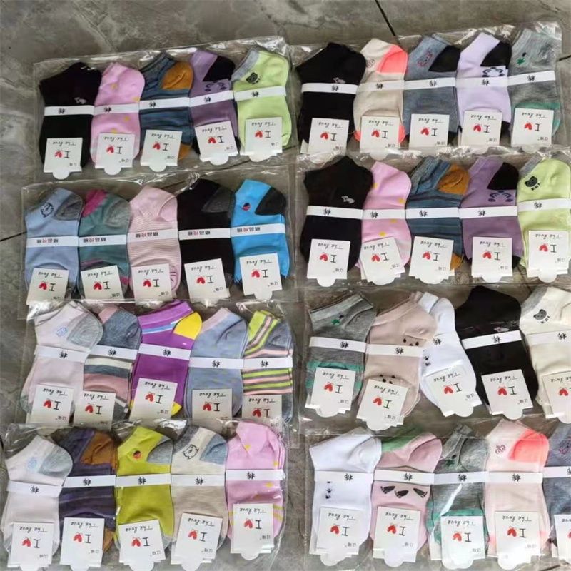Factory direct sales for export: Comfortable polyester-cotton men's and women's socks, simple packaging, multi-pattern cotton socks, durable socks C006