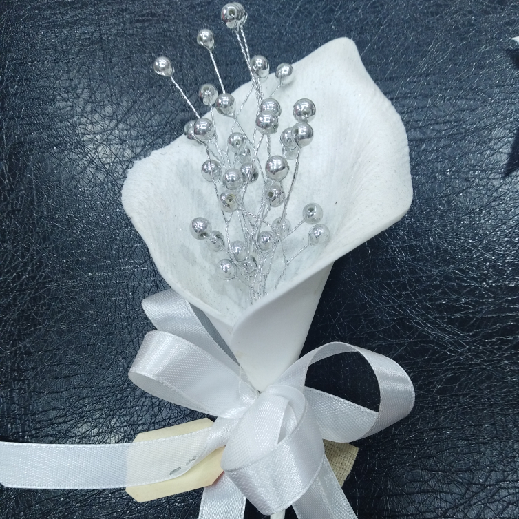 Silver pearl horseshoe