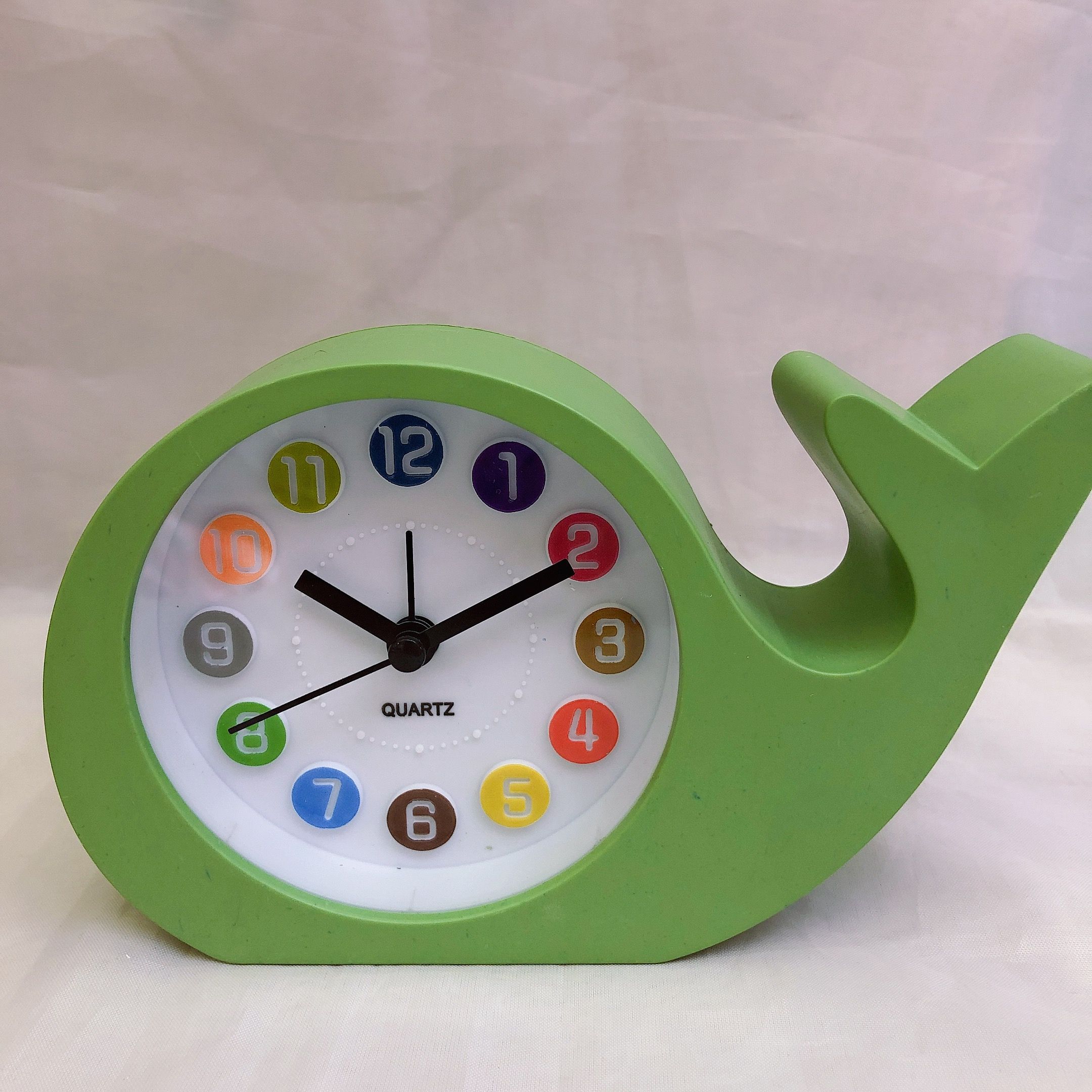 Minimalist style Dolphin student fresh home office Exquisite children's desk clock 2105# Application Scenario
