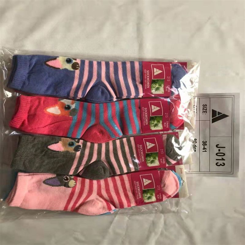 Factory direct sales for export, comfortable polyester-cotton men's and women's socks, short socks, simple packaging, quality guaranteed, cotton socks T084