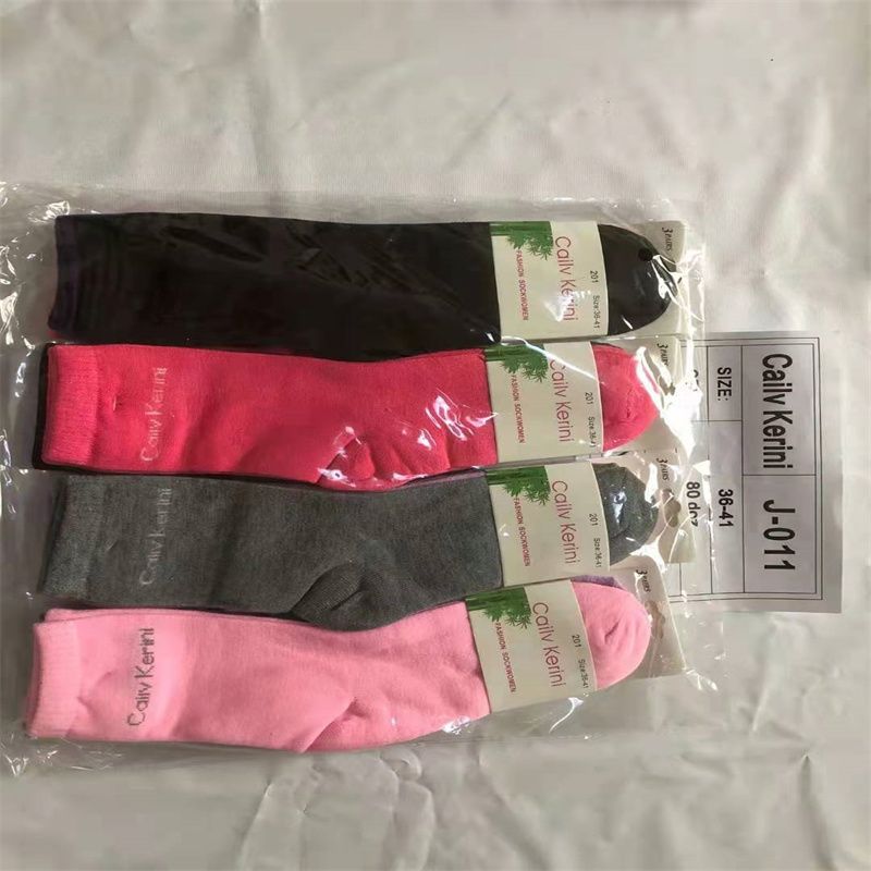 Fábrica directa comercio exterior cómodo poliéster algodón para hombres y mujeres calcetines calcetines paquete simple garantía de calidad calcetines de algodón T113