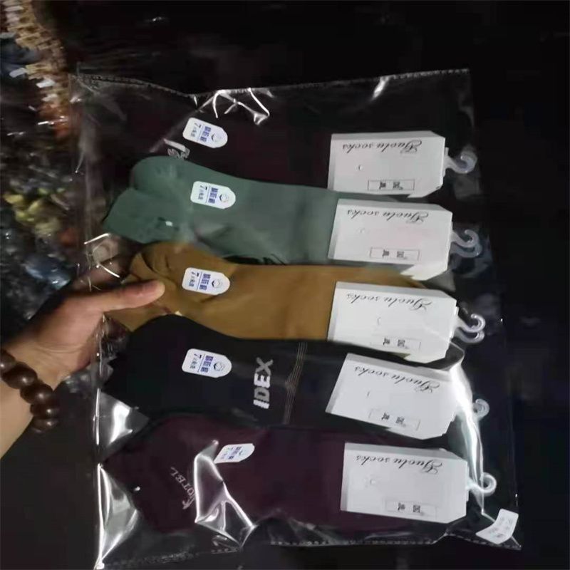 Factory direct sales for export: Comfortable polyester-cotton men's and women's socks, simple packaging, multi-pattern cotton socks, durable socks C022