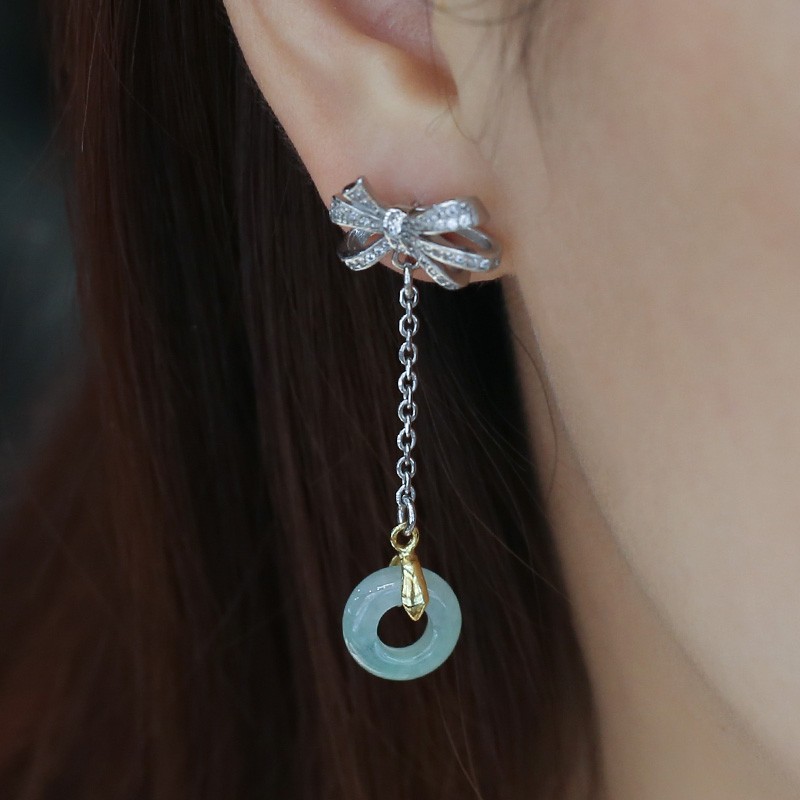锆石镶嵌925银镀白金蝴蝶结翡翠平安扣耳环详情图1