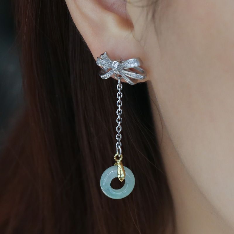 锆石镶嵌925银镀白金蝴蝶结翡翠平安扣耳环